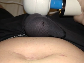 Bi guy’s big dick gets a machine wash with a Hitachi wand in Vegas