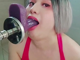 Deep throat practice with a gay amateur