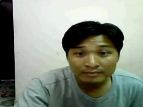 Gay Vietnamese men chat about sex and muscles